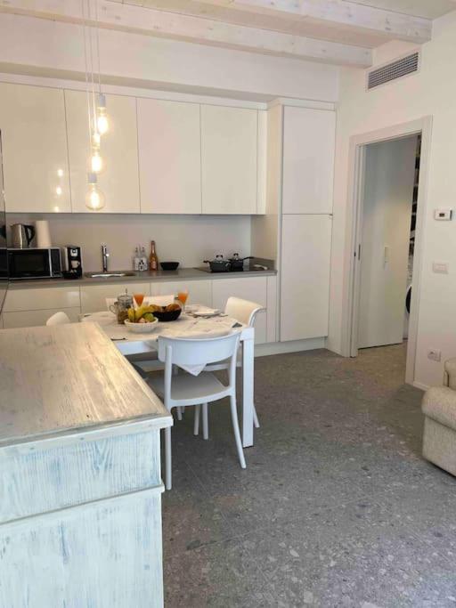 La Casa Di Gio: Piccolo Gioiello In Centro Como Bagian luar foto
